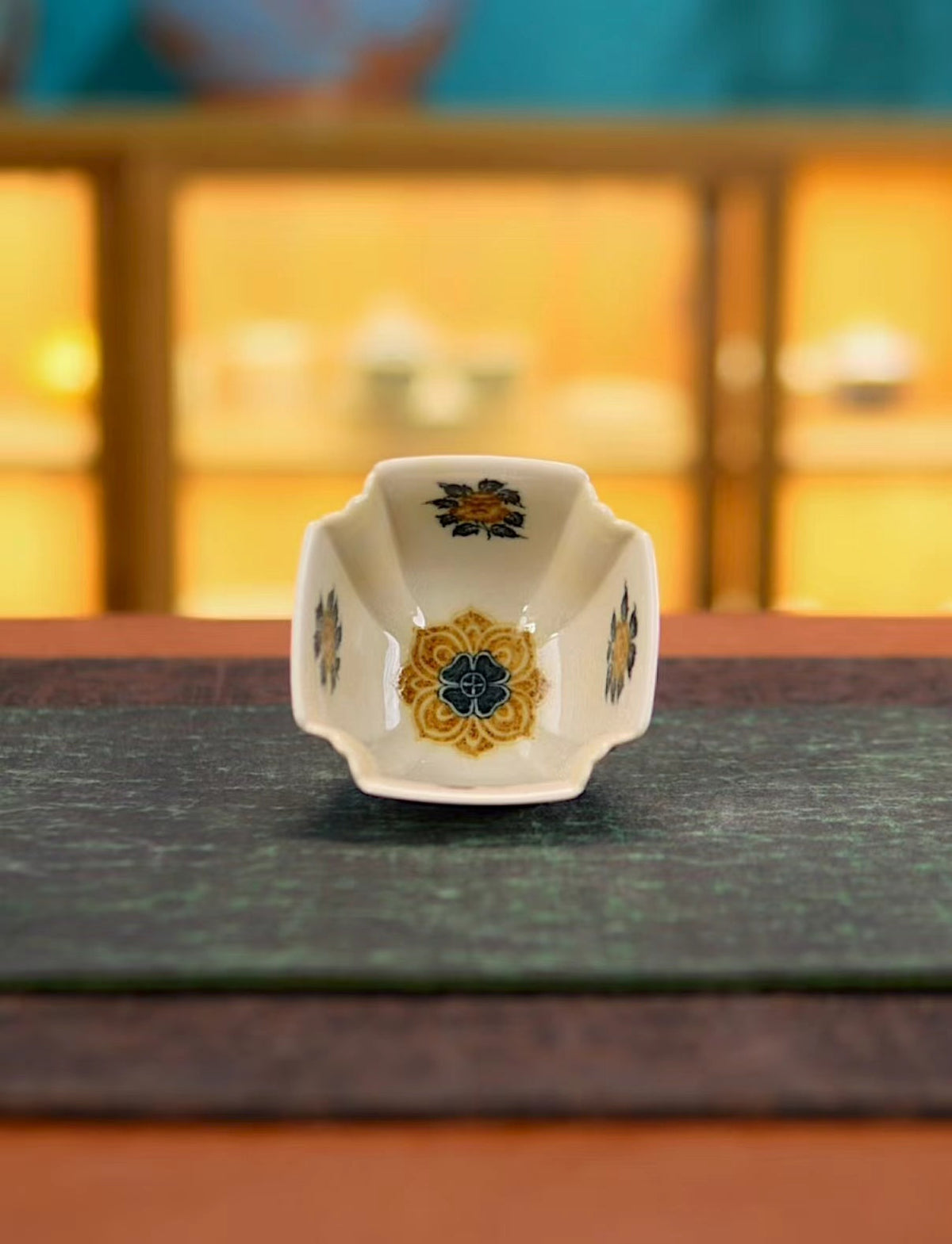 The Six-Petal Blossom Cup