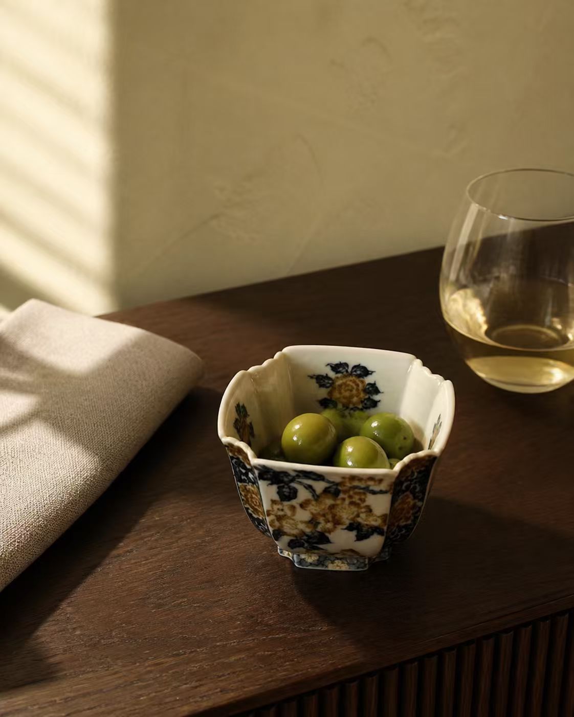 The Six-Petal Blossom Cup